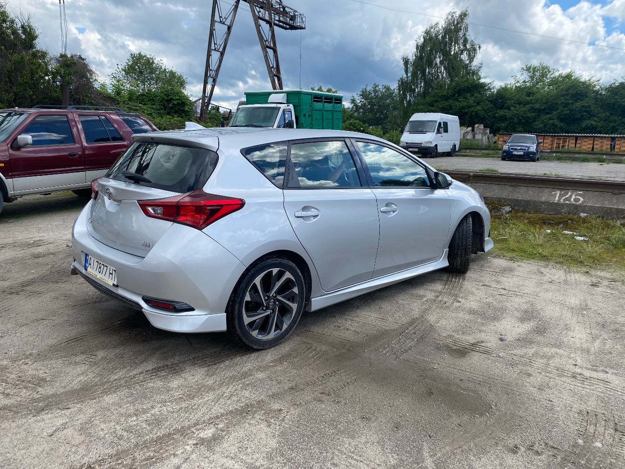 Toyota Avensis - фото 1