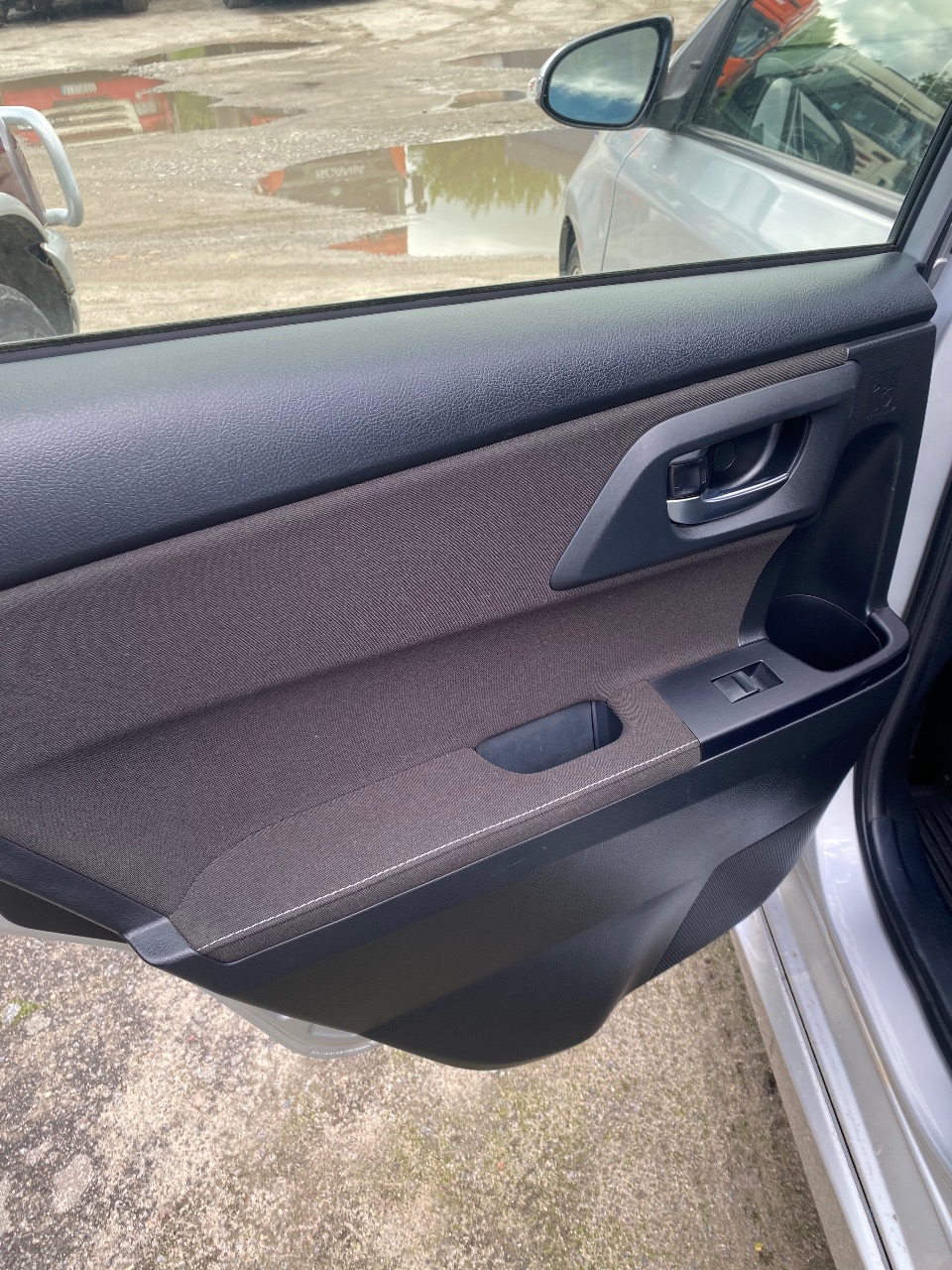 Toyota Avensis - фото 6