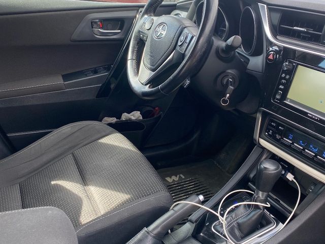 Toyota Avensis - фото 3