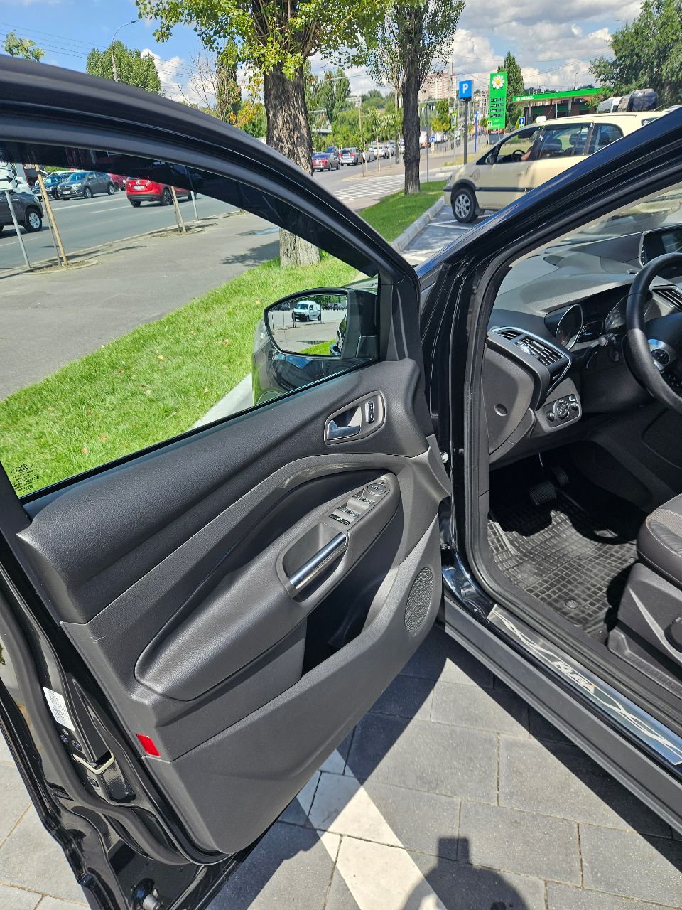 Ford Kuga - фото 8