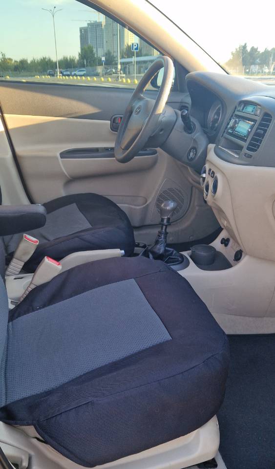 Hyundai Accent - фото 6