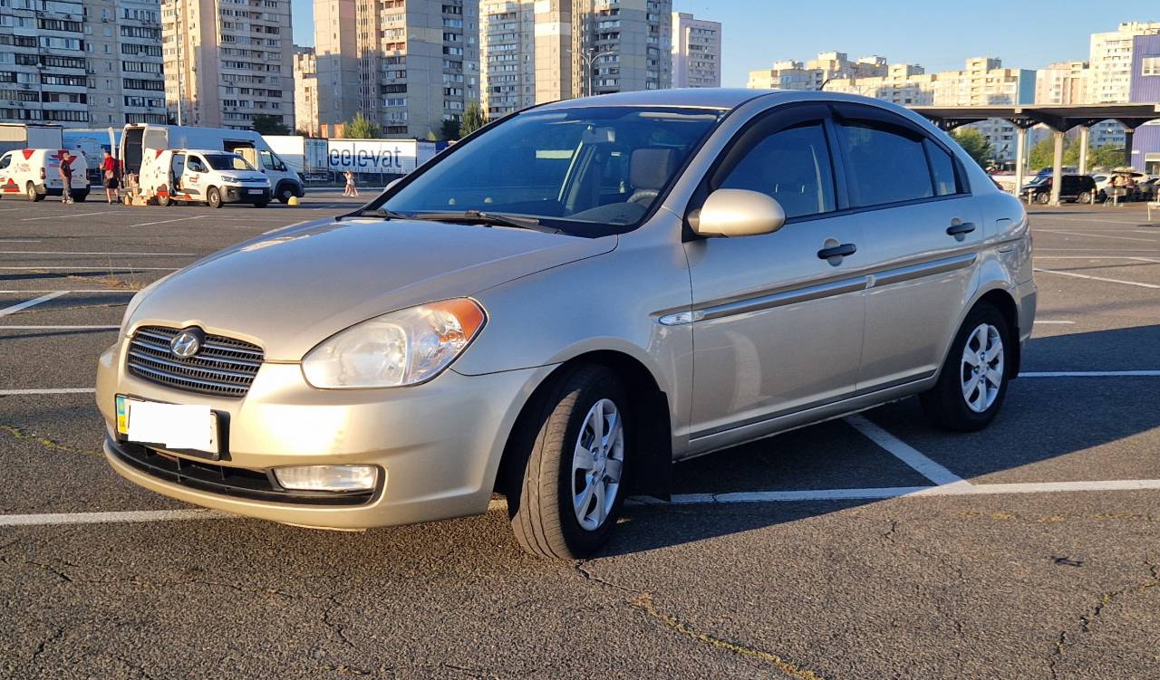 Hyundai Accent - фото 1