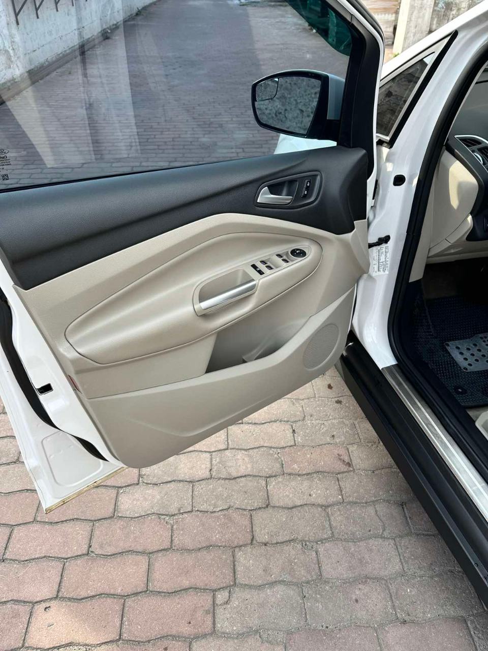 Ford C-MAX - фото 12