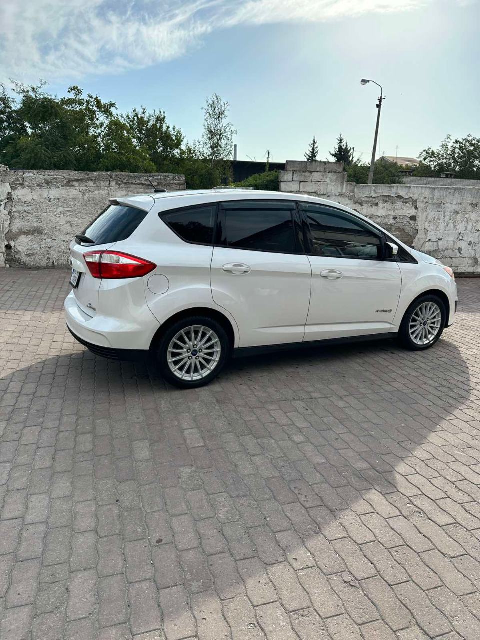 Ford C-MAX - фото 1