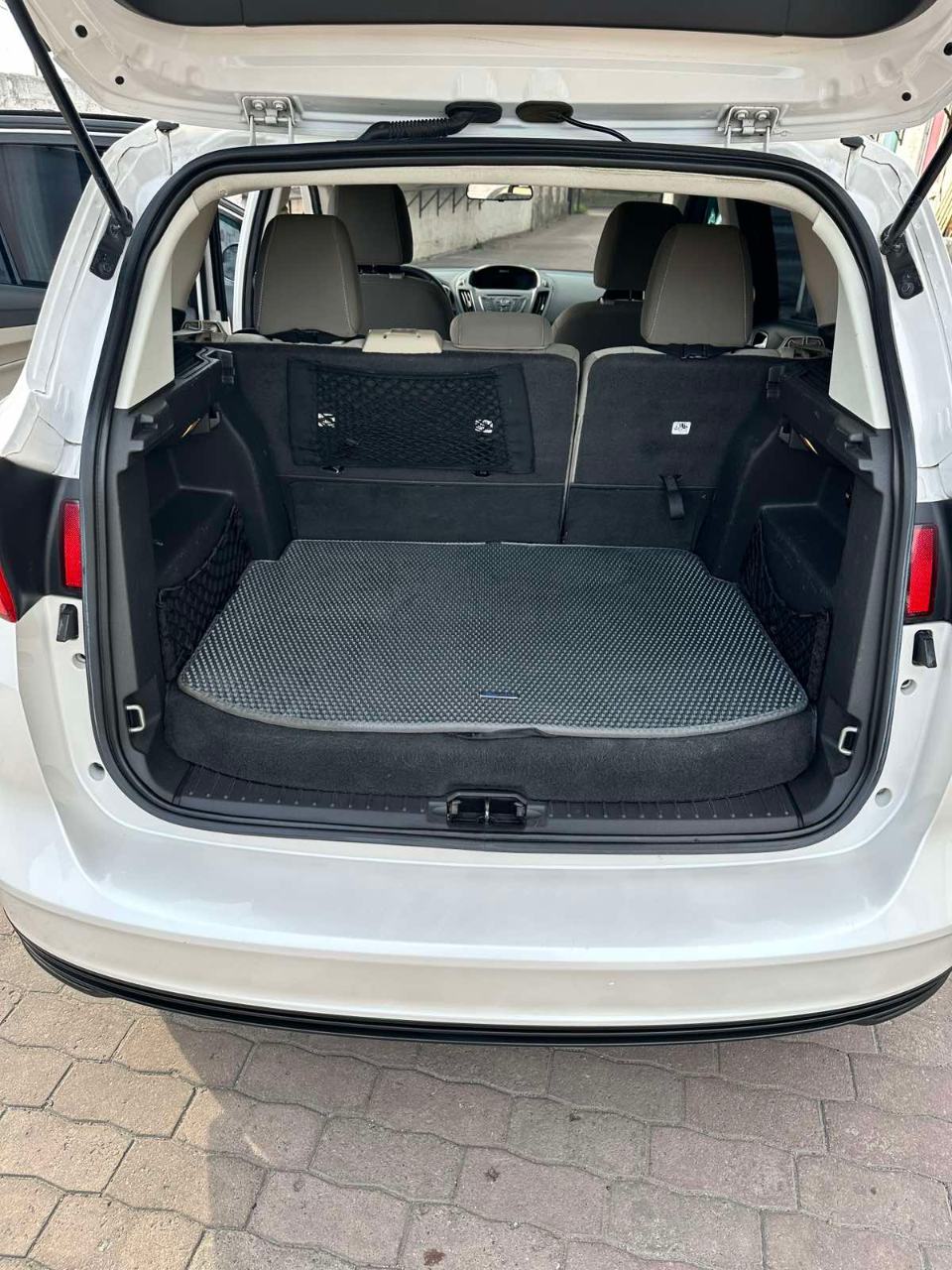 Ford C-MAX - фото 11