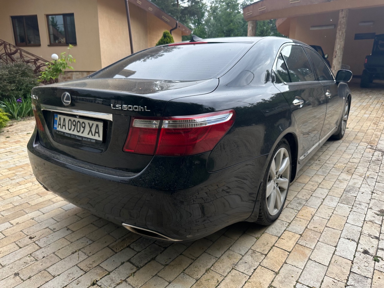 Lexus LS - фото 4