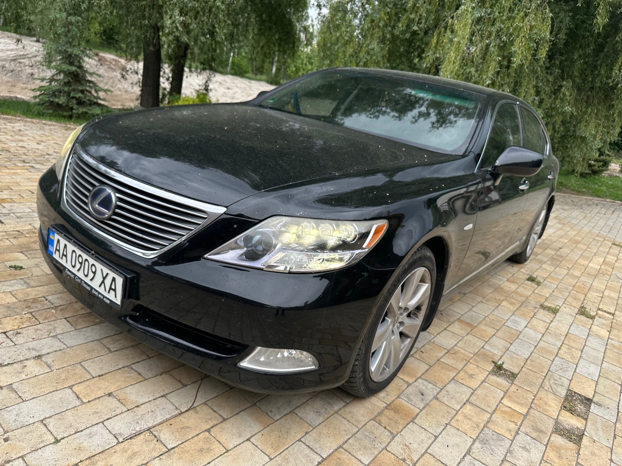 Lexus LS - фото 2