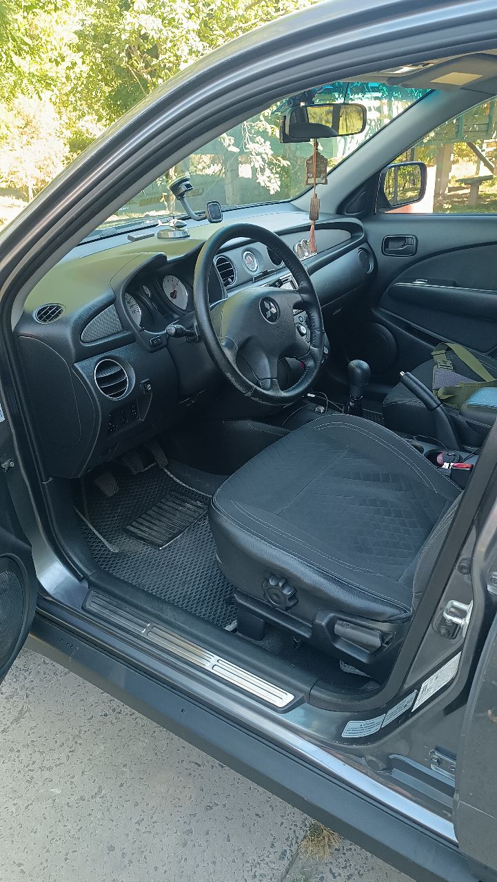 Mitsubishi Outlander - фото 4