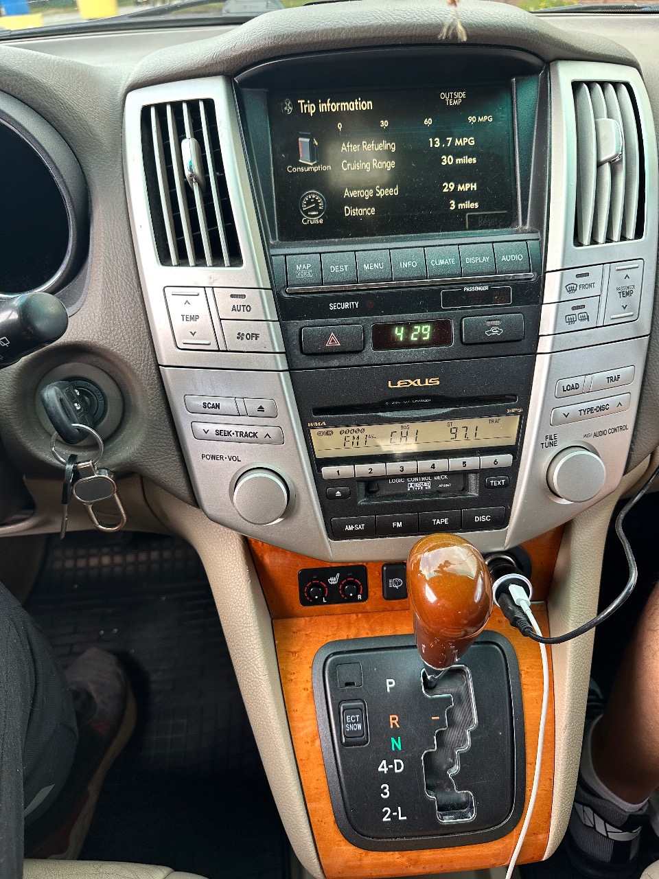 Lexus RX - фото 7