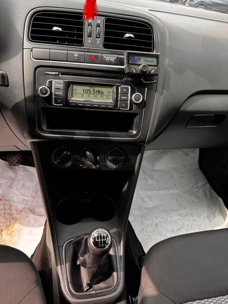 Volkswagen Polo - фото 14