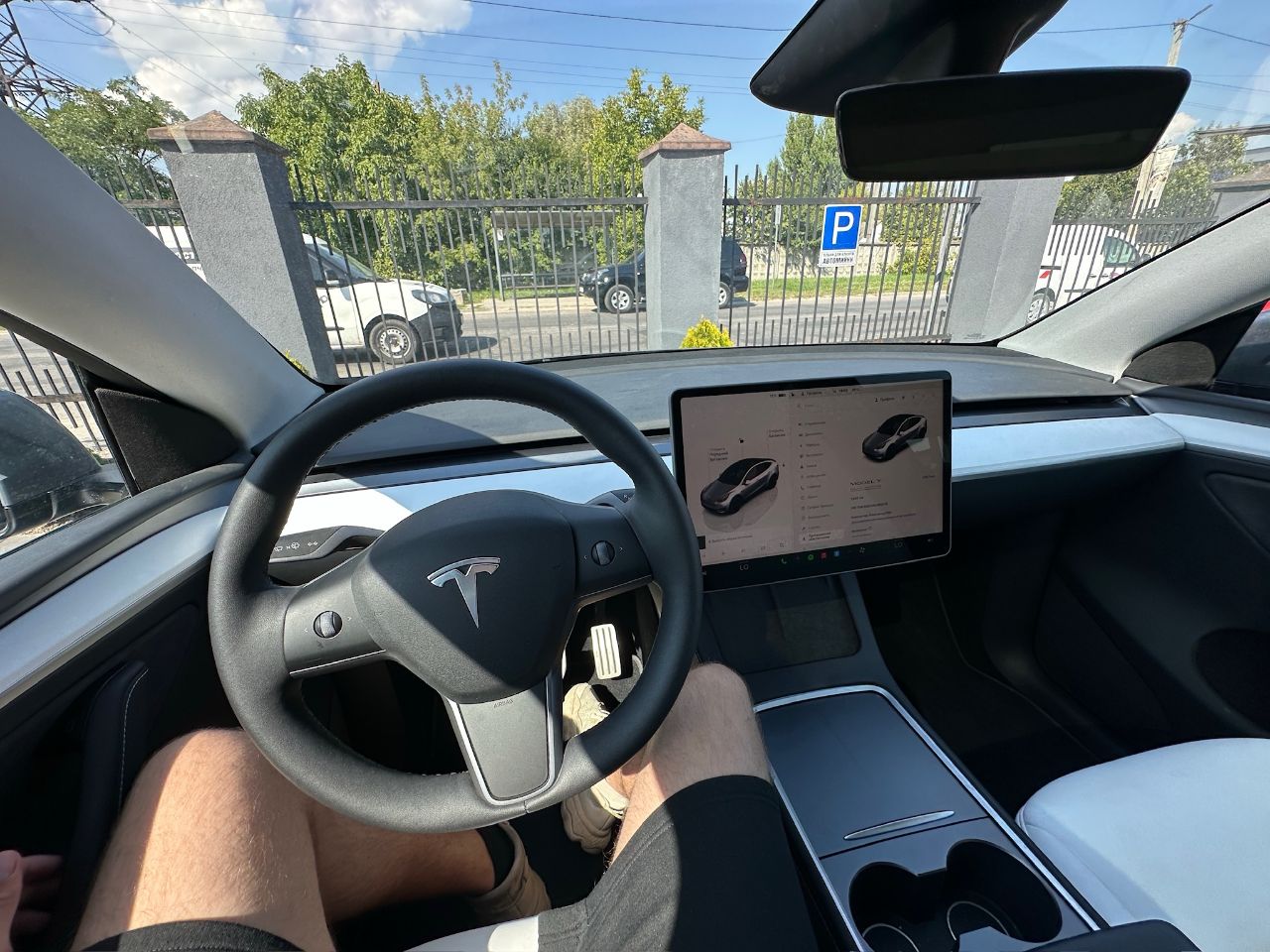 Tesla Model Y - фото 20