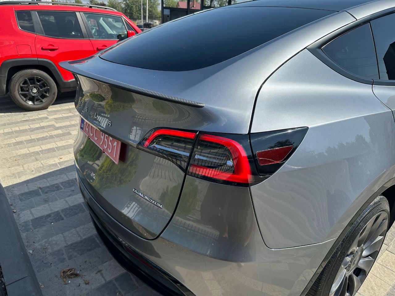 Tesla Model Y - фото 11