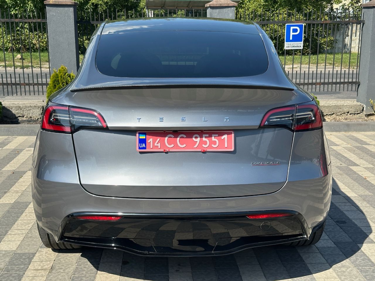 Tesla Model Y - фото 14