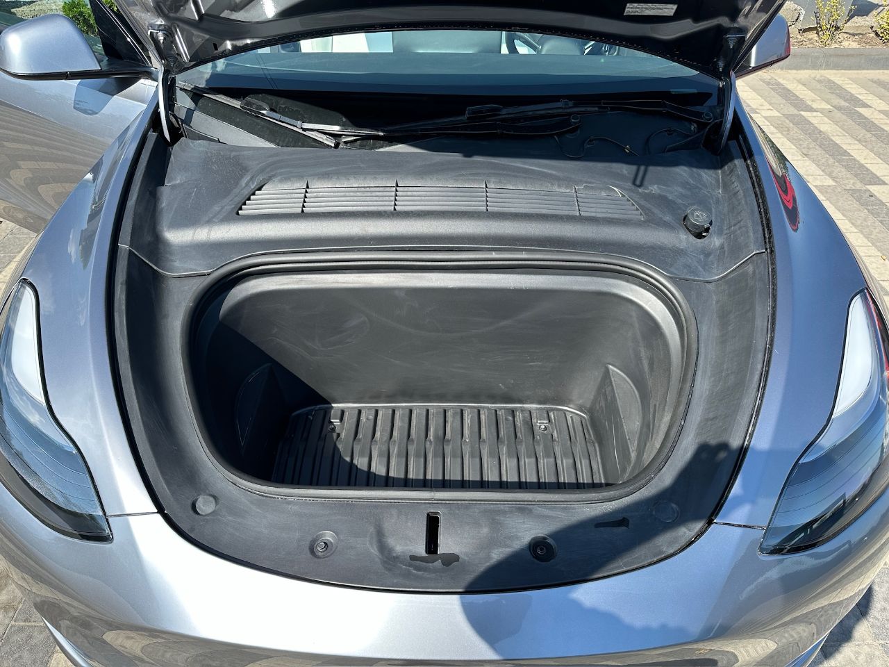 Tesla Model Y - фото 27