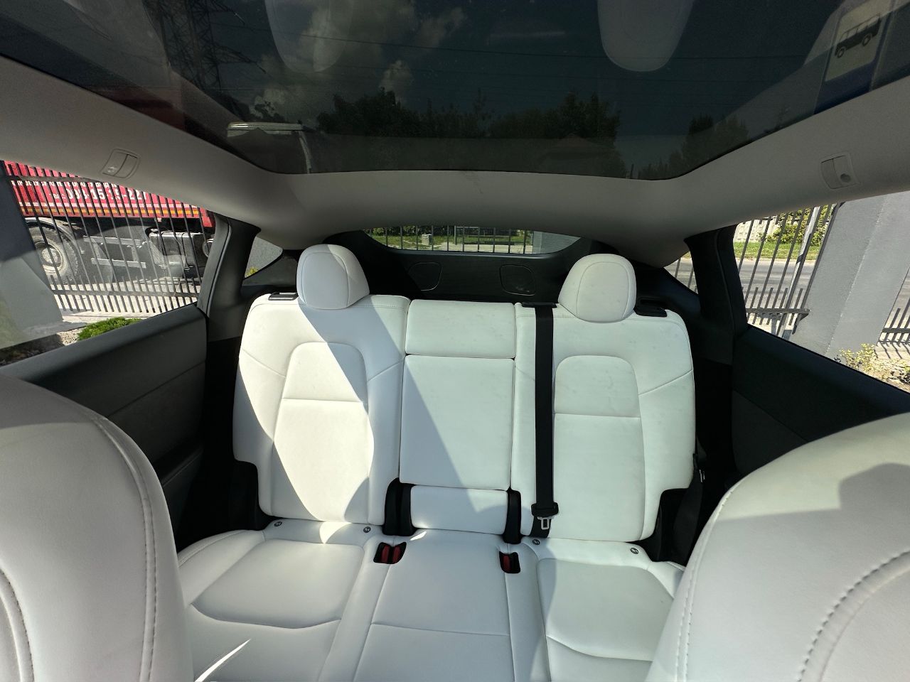 Tesla Model Y - фото 25