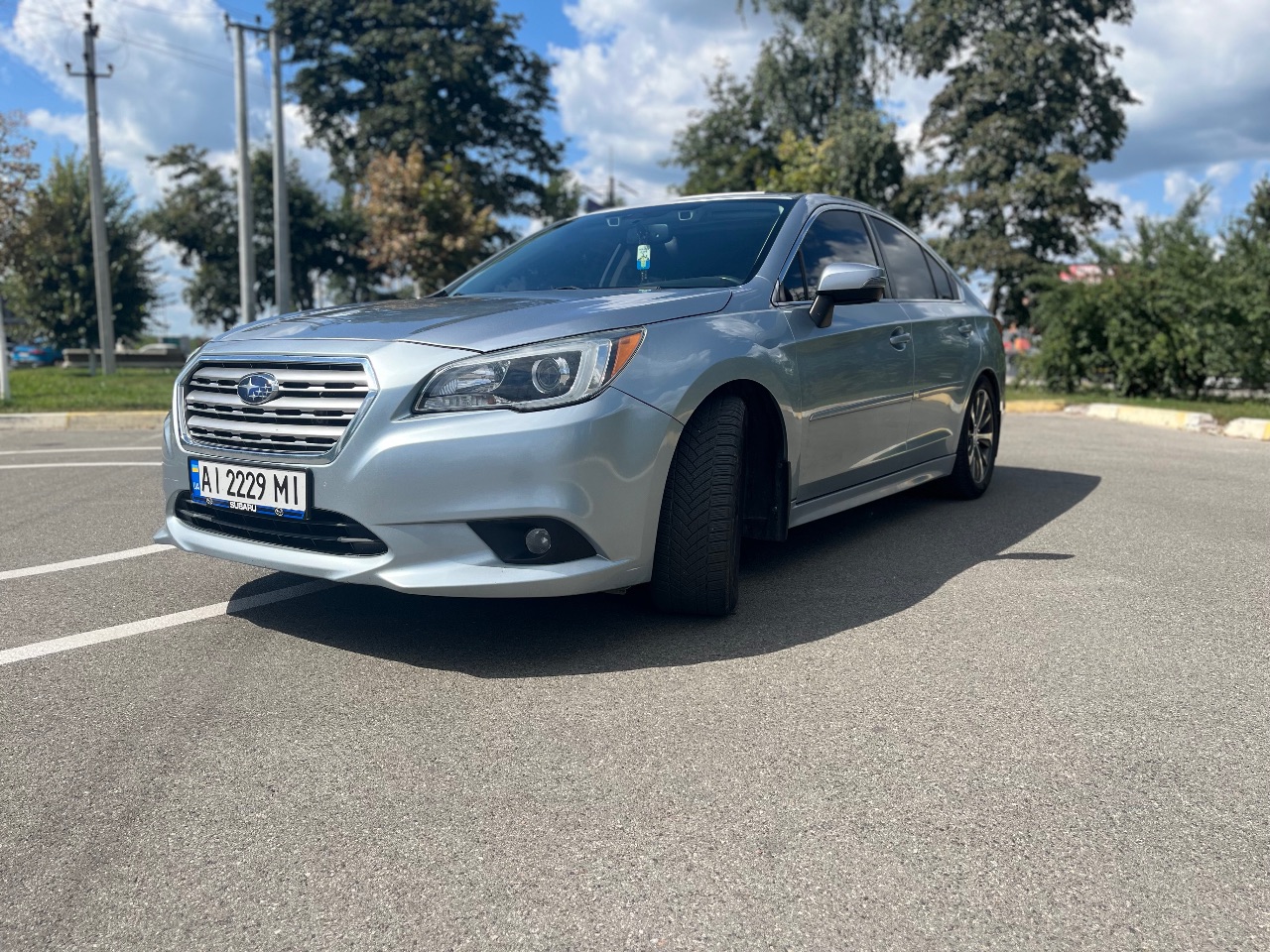 Subaru Legacy - фото 2
