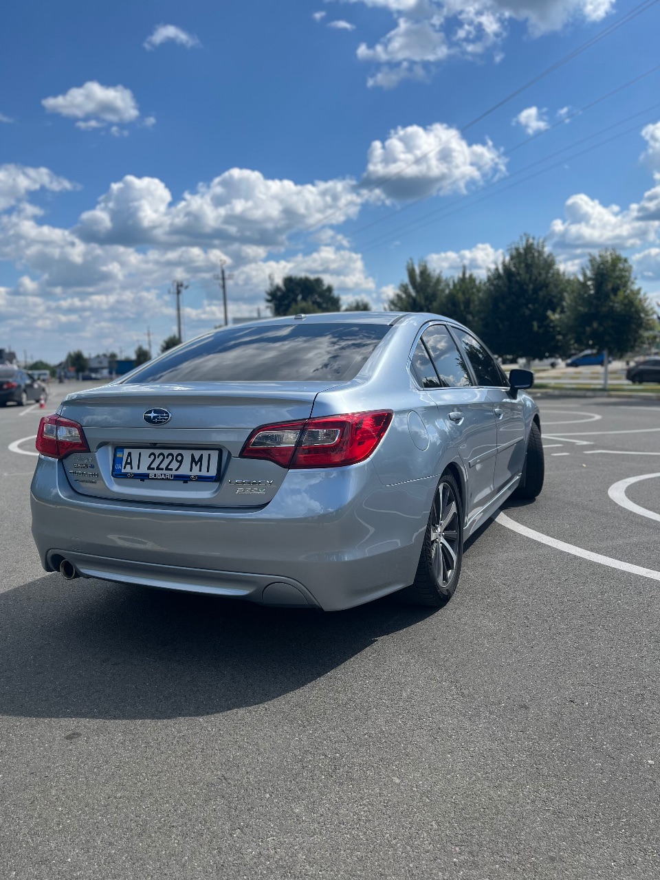 Subaru Legacy - фото 4