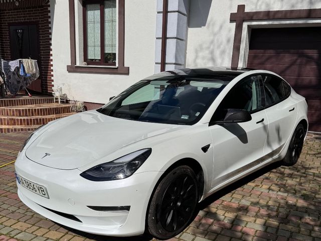Tesla Model 3 - фото 2