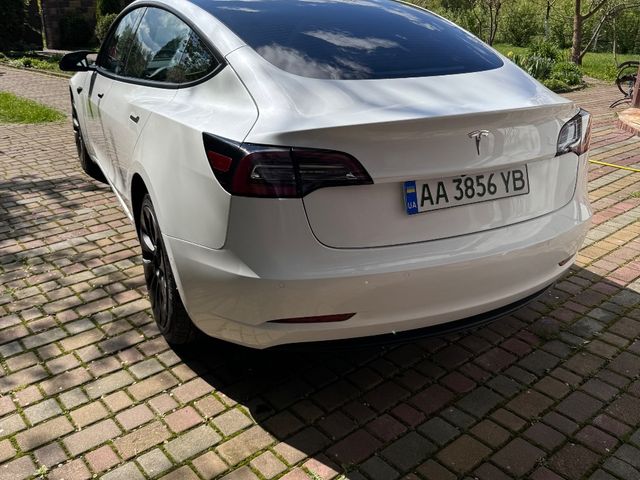 Tesla Model 3 - фото 4