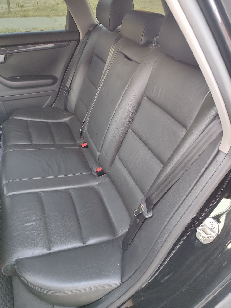 Audi A4 - фото 8