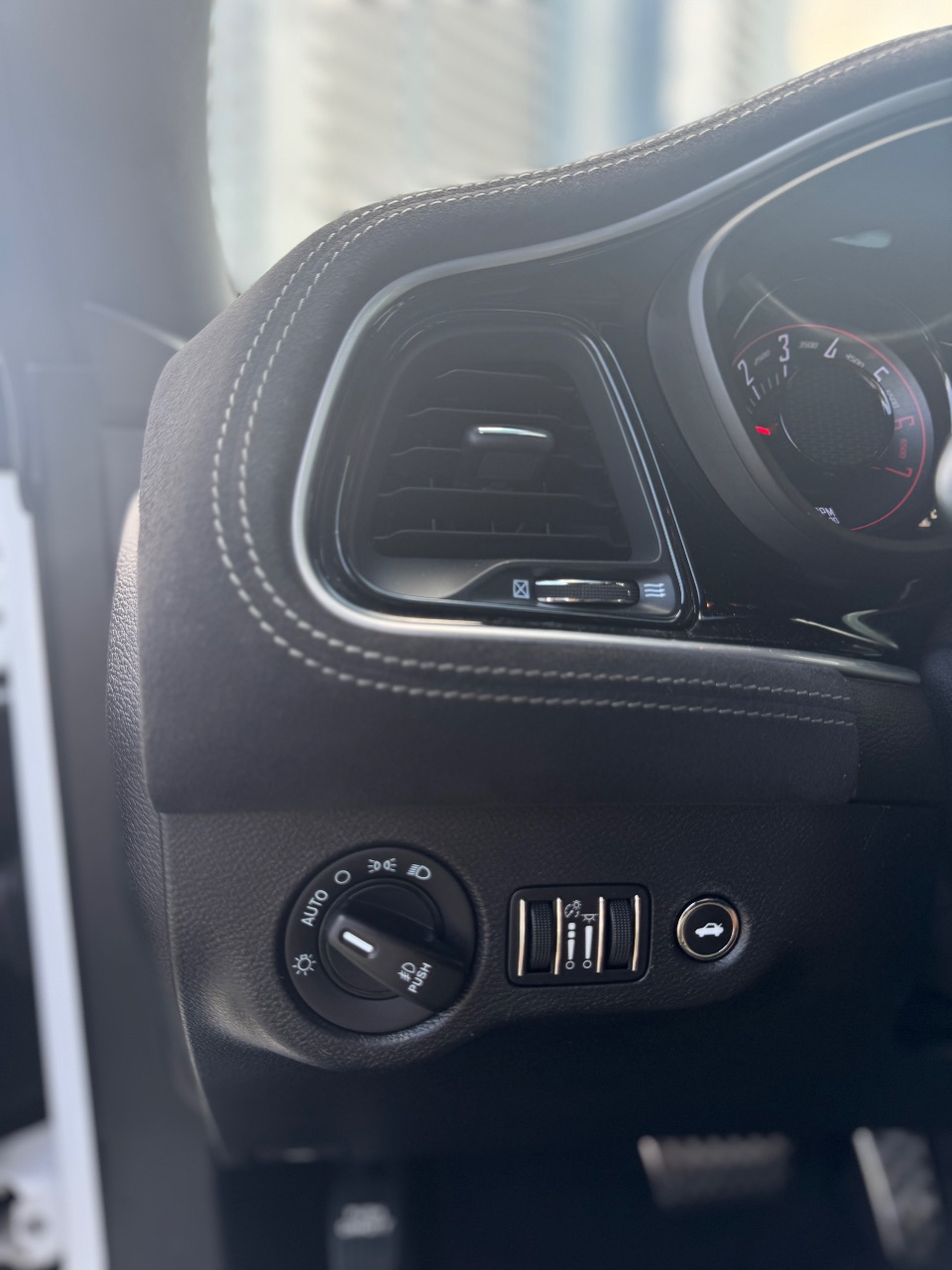 Dodge Challenger - фото 25