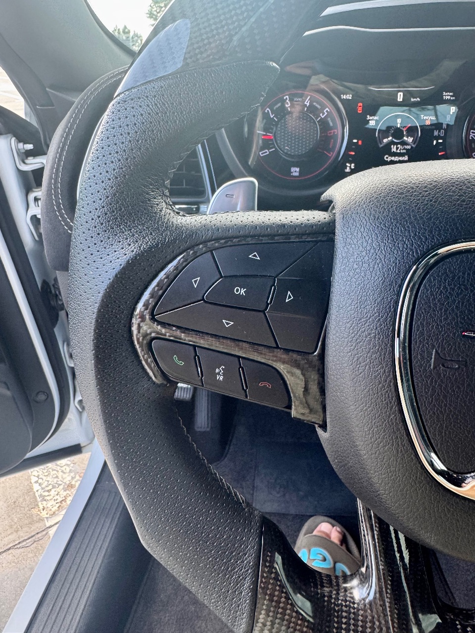 Dodge Challenger - фото 24