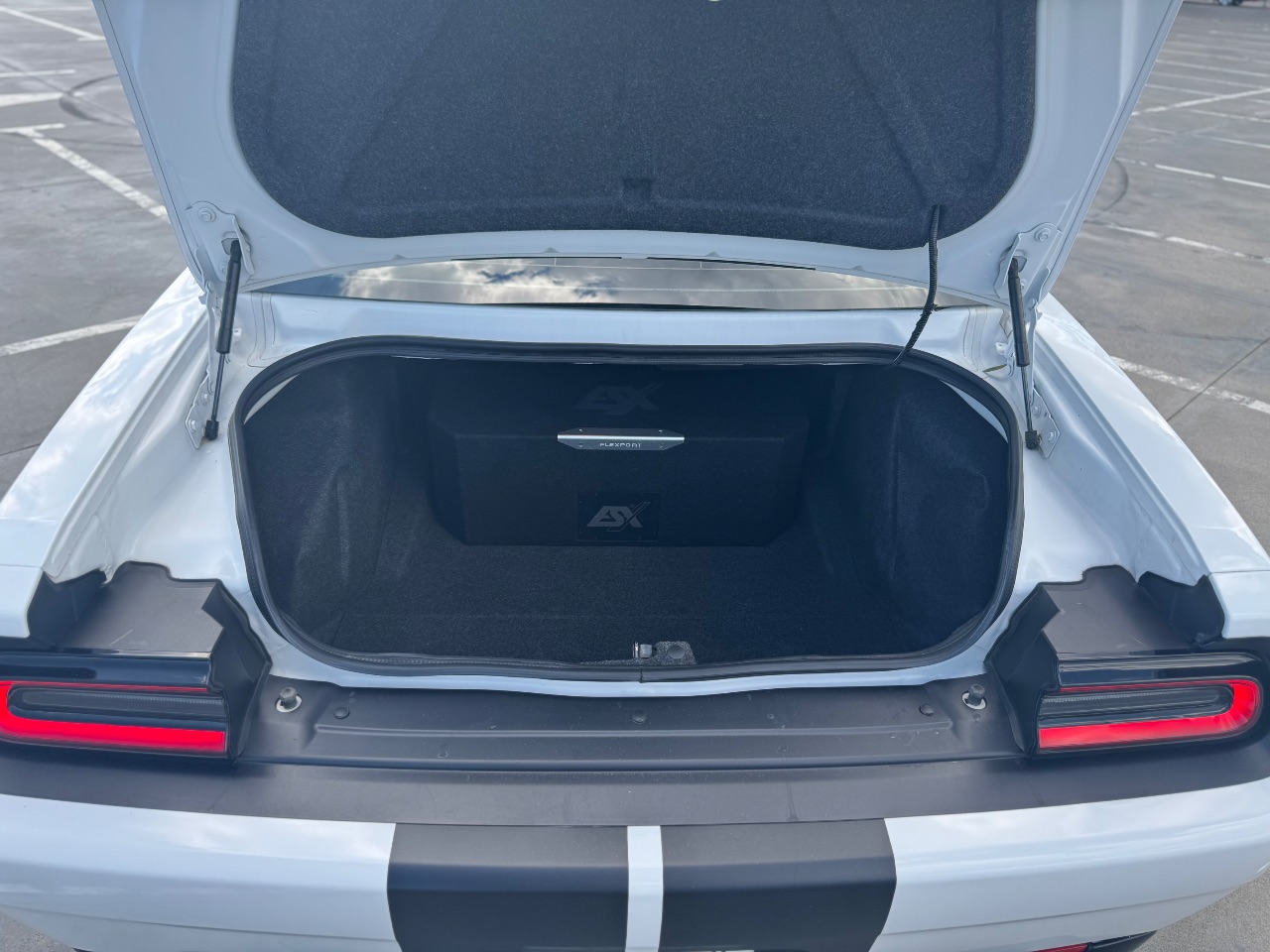 Dodge Challenger - фото 18