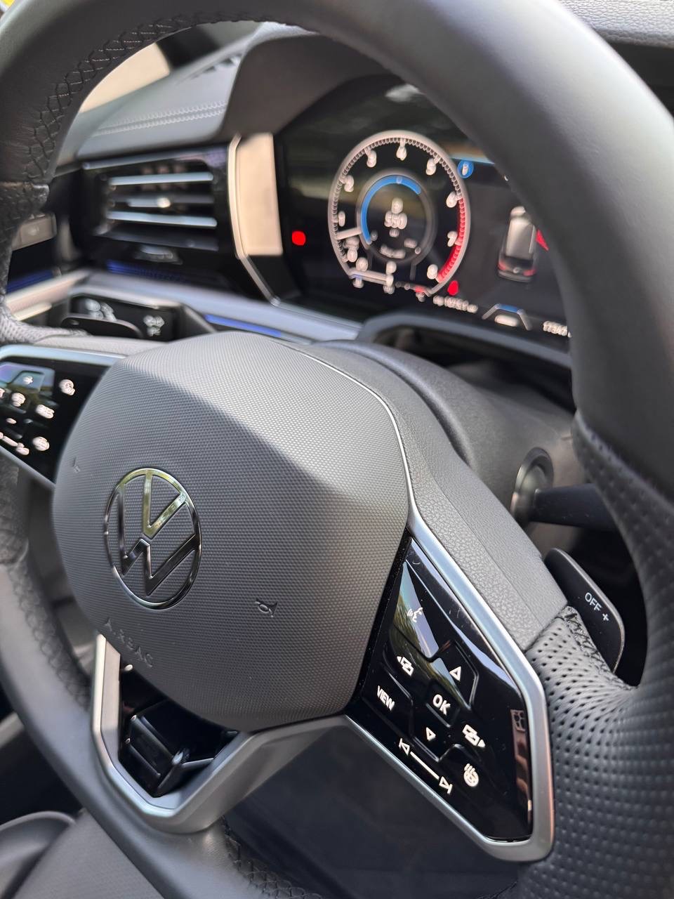 Volkswagen Touareg - фото 54