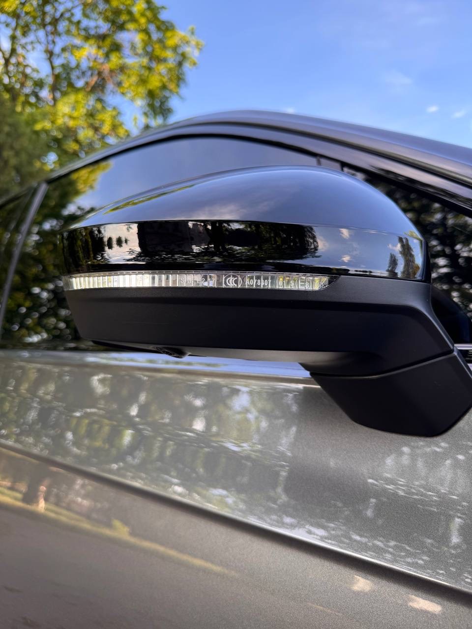 Volkswagen Touareg - фото 15