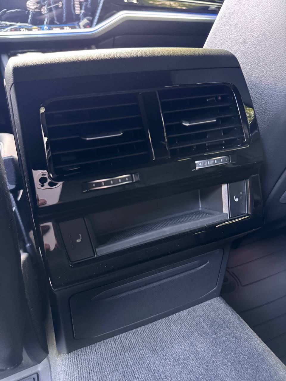 Volkswagen Touareg - фото 43