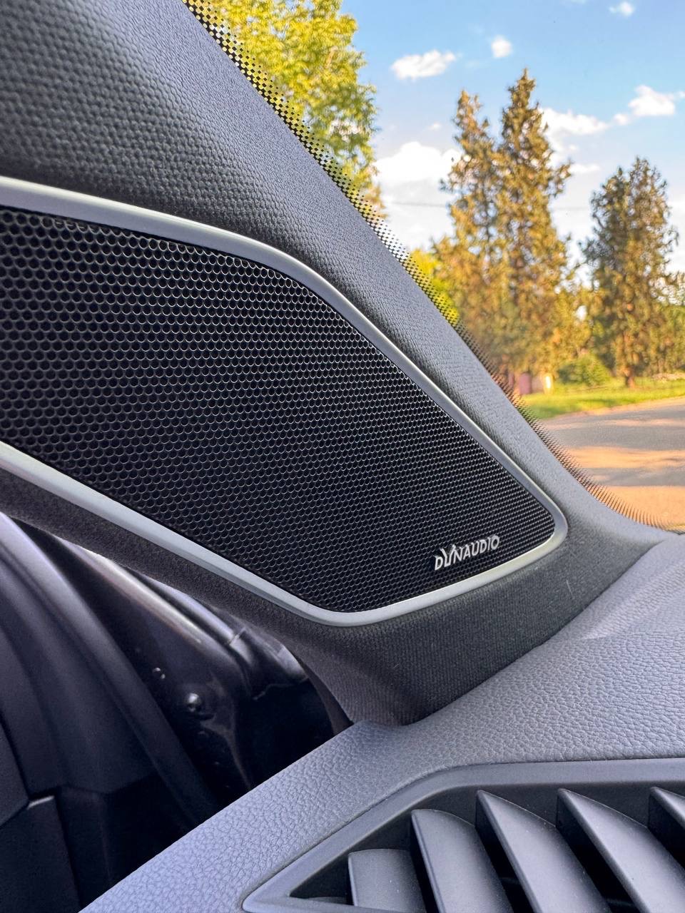 Volkswagen Touareg - фото 22