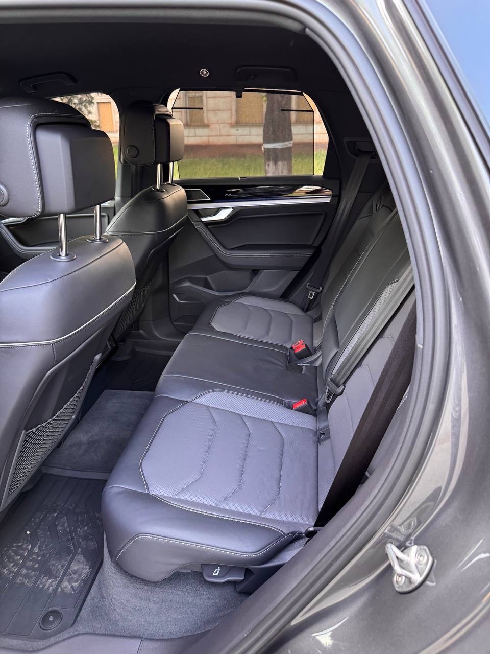 Volkswagen Touareg - фото 44