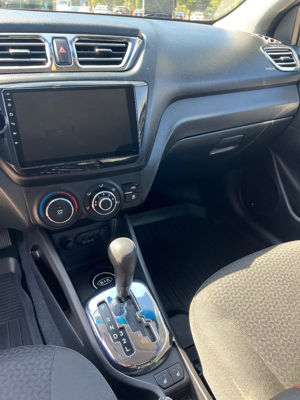 Kia Rio - фото 12