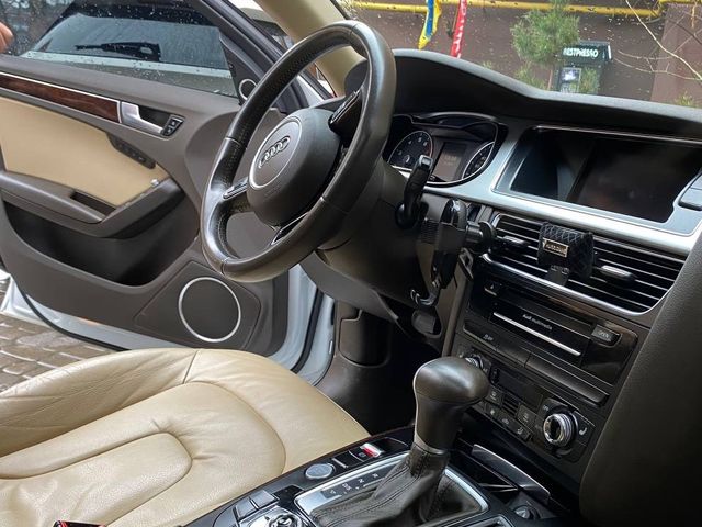 Audi A4 - фото 5