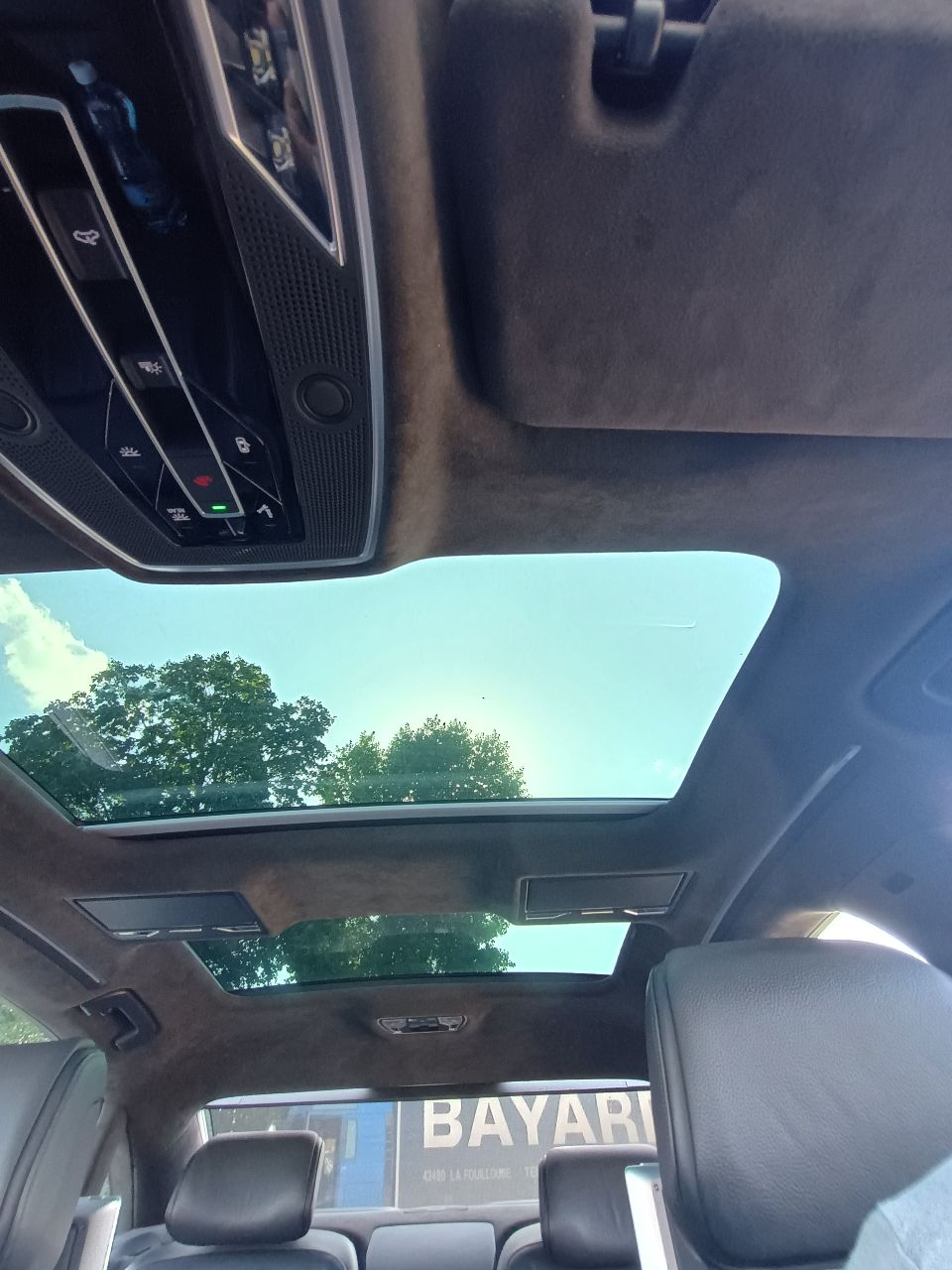 Audi A8 - фото 26