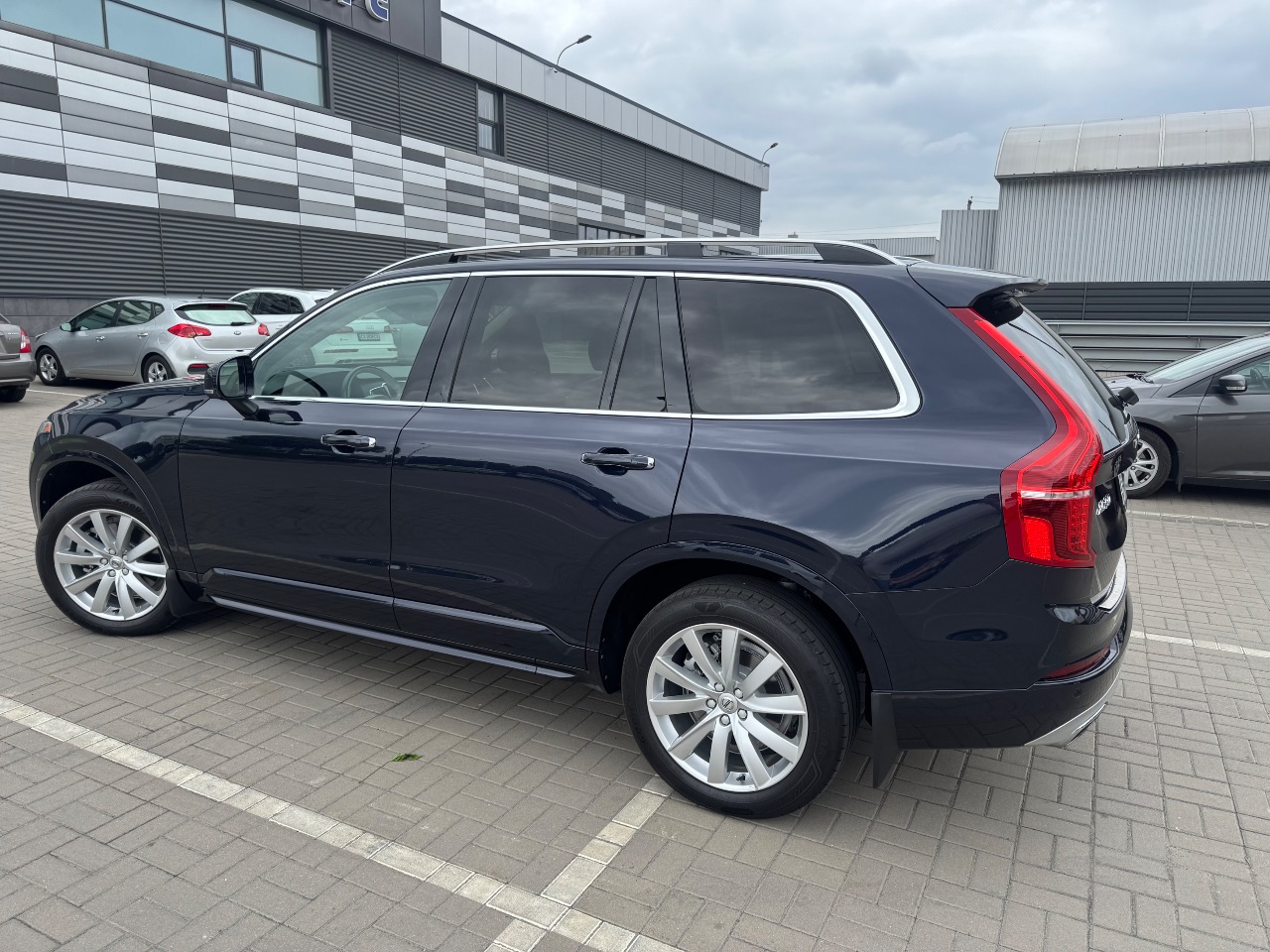 Volvo XC90 - фото 2