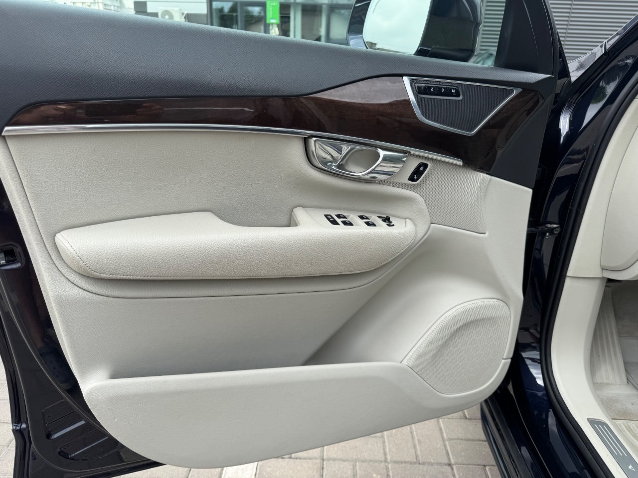 Volvo XC90 - фото 7