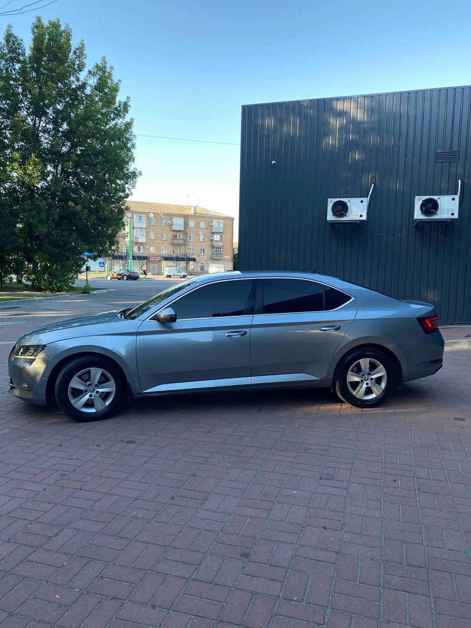 Skoda Superb - фото 8