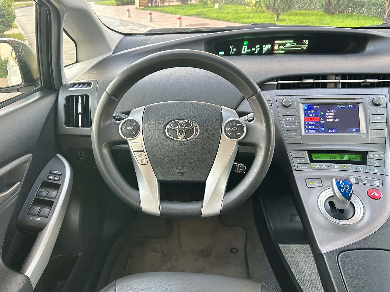 Toyota Prius - фото 13