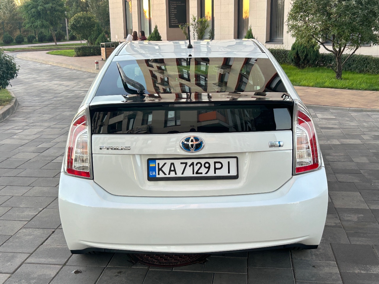 Toyota Prius - фото 4