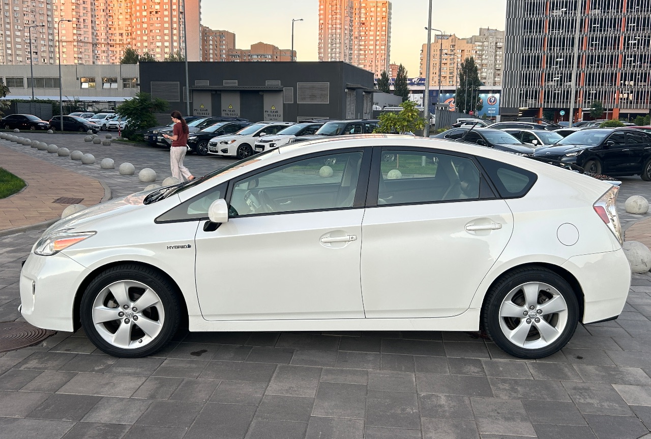 Toyota Prius - фото 6