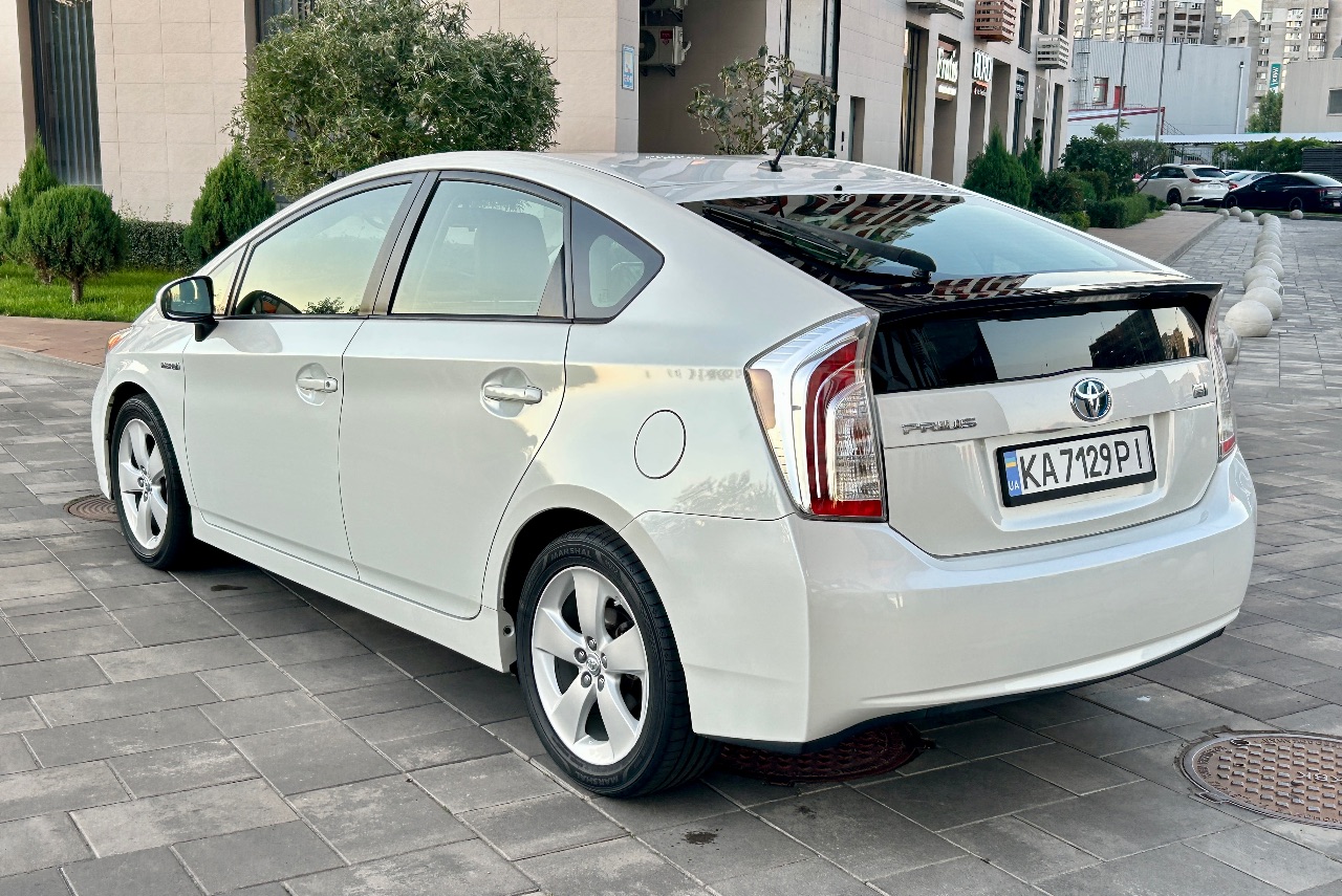Toyota Prius - фото 5
