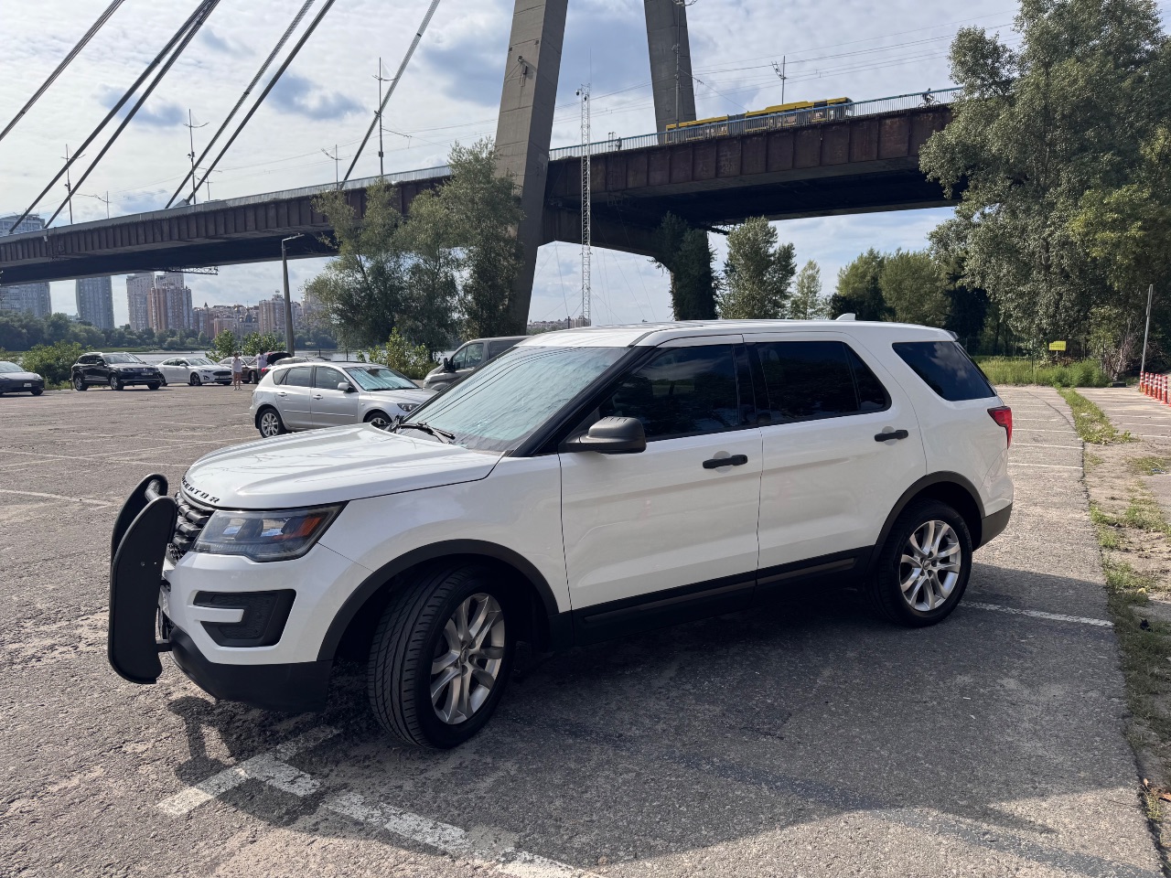 Ford Explorer - фото 3