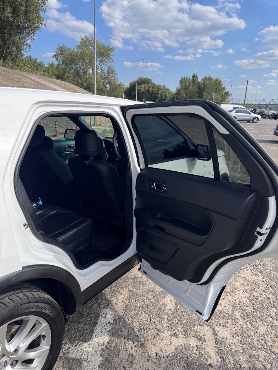 Ford Explorer - фото 8