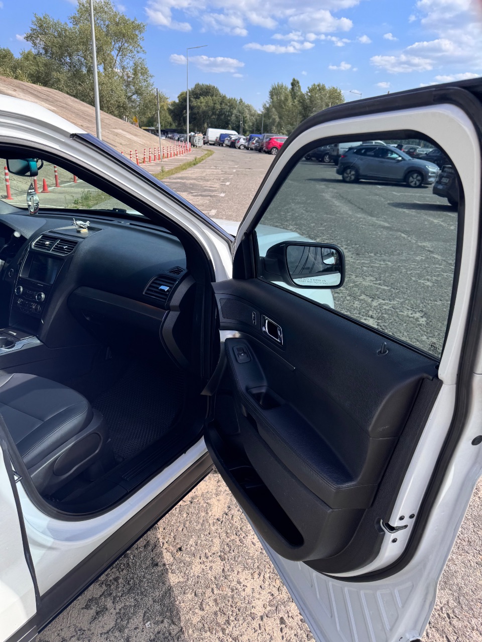 Ford Explorer - фото 6