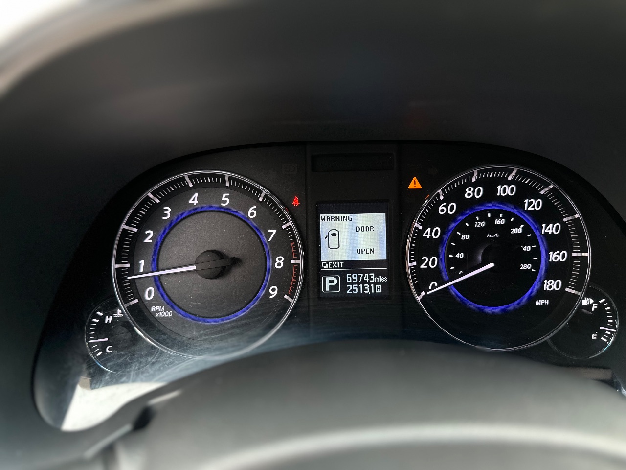 Infiniti QX70 - фото 32