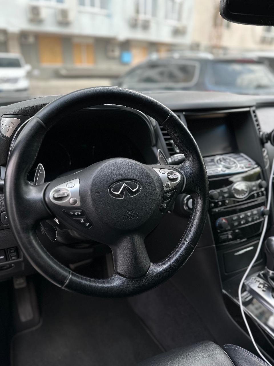 Infiniti QX70 - фото 17