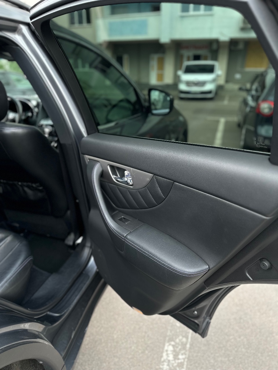 Infiniti QX70 - фото 24