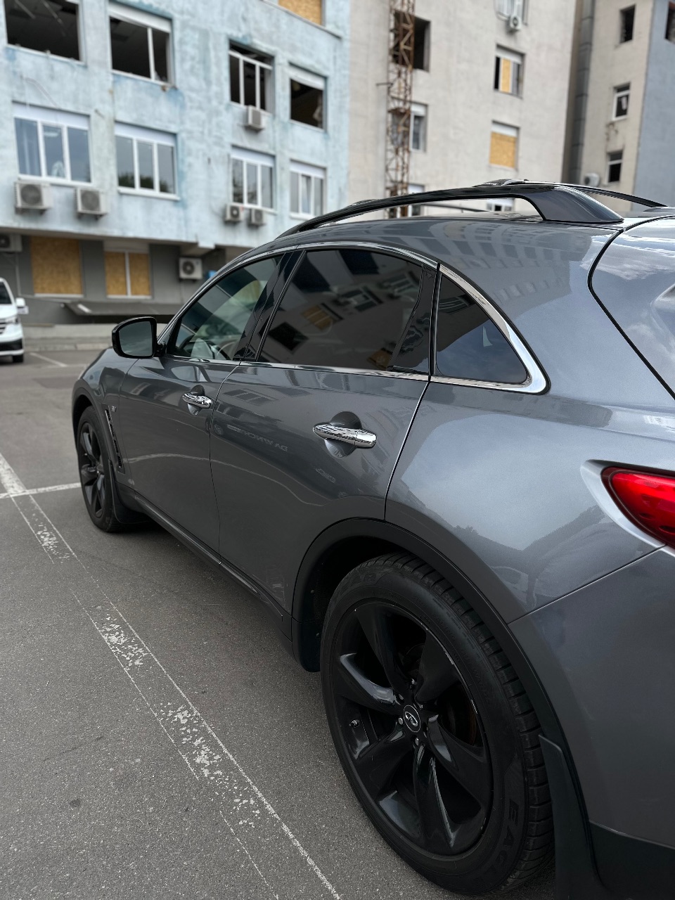 Infiniti QX70 - фото 13