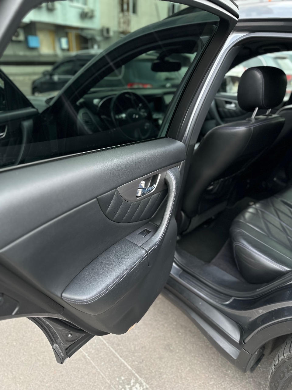 Infiniti QX70 - фото 23